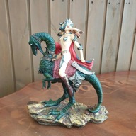 Figurka wojowniczki na smoku – fantasy, kolekcjonerska, wysokość 30 cm