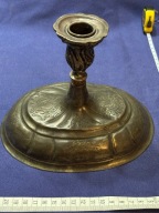 stary świecznik ze stopy barokowego naczynia liturgicznego (cyborium?)