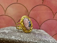 Ręcznie robiony pierścionek z żywicy – unikalna biżuteria - suszone kwiaty