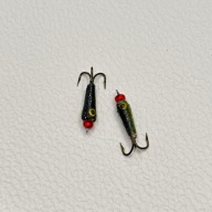 R. Hyrycz - diabełki - oliwkowo-czarne z czerwonym koralikiem - W 2.6