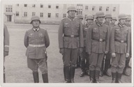 WEHRMACHT .. W HEŁMACH .. ZBIÓRKA Z OFICEREM