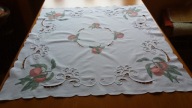 Obrus z nadrukiem i elementami haftu -80cm x 75 cm