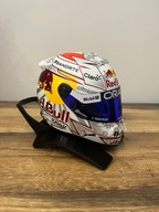 Podstawka do kasku F1 1:2 HANS