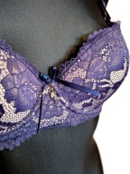 Piękny koronkowy biustonosz stanik push-up r. 80B