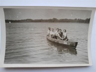 PRL towarzystwo na łodzi fotografia (1955)