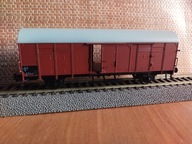 Fleischmann 5308 wagon zakryty, bez napisów, malowany w barwy PKP ep.III/IV