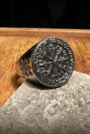 Męski efektowny pierścień męski Vegvisir runiczny kompas
