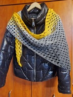 Ciepła chusta zrobiona na szydełku