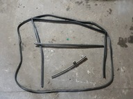 Suzuki Swift 04-10 uszczelka drzwi 3d prawa komplet zgarniająca ramka