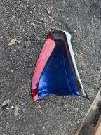 LAMPA TYLNA PRAWA W BŁOTNIK EV6 KOLOR