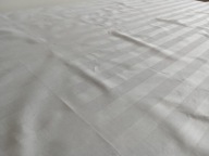 OBRUS BAWEŁNIANY - ADAMASZKOWY 186 / 142 cm. - NOWY Z METKĄ.