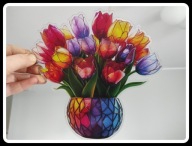 Nowy witraż witrażyk dekoracja okienna łapacz słońca kwiaty tulipany