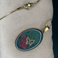 Naszyjnik handmade z suszonymi kwiatkami w żywicy