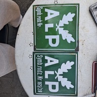 tablica informacyjna ostrzegawcza tloczona