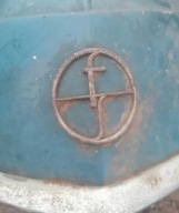 ZNACZEK NA MASKĘ LOGO EMBLEMAT FSO WARSZAWA M20 GARBUSKA