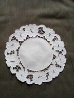 Okrągła w kwiatuszki -ręczny haft richelieu