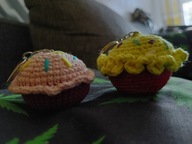 Babeczka brelok na szydełku