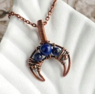 Miedziany naszyjnik z księżycem, lunula wire wrapping, lapis lazuli