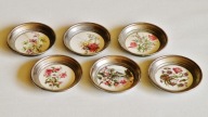 6 spodków porcelano - metalowych pod szklanki , prawdop. przedwojennych