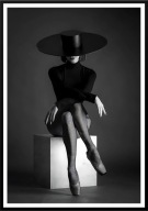 A2 PLAKAT CZARNO -BIAŁY GLAMOUR KOBIETA W KAPELUSZU MODA NOWOCZESNY 2