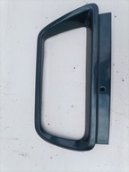 SUZUKI GRAND VITARA I LIFT RAMKA OBUDOWA LAMPY PRAWY PRZÓD