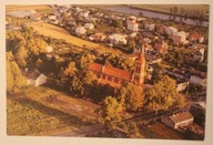 Leszno koło Błonia. Widok na kościół, budowany w latach 1894 - 1898