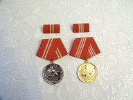 Zestaw medali Für treue Dienste Kampfgruppen.