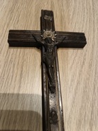 Krzyż drewniany na ścianę zabytkowy