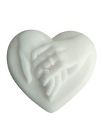 Świeca sojowa Serce z dłońmi i pierścionkiem