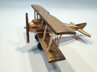 Drewniany samolot. Dwupłatowiec model A