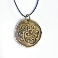 Wisior z mosiądzu. Jak etruski wyrób sprzed wieków. Ręcznie wykonany.