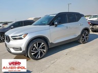 Volvo XC 40 2019 VOLVO XC40 T5 MOMENTUM 2.0 Benzyna 247KM