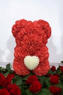 Miś z czerwonych róż z sercem z pereł Prezent na walentynki