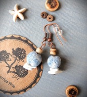 SURF kolczyki niebieska lawa biała muszla drewno kokosowe BlackberriesArts