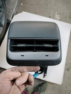 TESLA model Y tunel środkowy