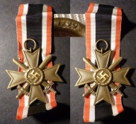 Kriegsverdienstkreuz 2 klasy z mieczami. KVK Krzyż zasługi sygnowany 100