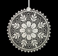 Zawieszka ozdoba na okno szydełkowa 28cm biała (Z122)