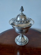 Stara cukiernica na stopie wkład szklany