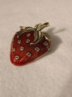 Broszka w kształcie truskawki