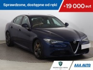 Alfa Romeo Giulia 2.0 Turbo, Salon Polska