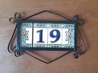 Numer domu 19 hiszpańskie ceramiczne płytki metalowa ramka styl azulejos