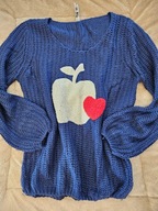 Granatowy sweterek z jabłkiem