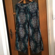SPODNIE GINA TRICOT NA LATO S(36) GRANAT,ZIELEŃ