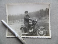 MOTOCYKL JAWA REJESTRACJA POLSKI ŻOŁNIERZ LWP STARA FOTOGRAFIA