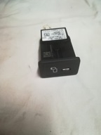 MERCEDES W243 W247 GNIAZDO ŁADOWANIA TYPU C PORT USB A2478206301