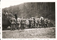WEHRMACHT -TRZECIA RZESZA -ŻOŁNIERZE-zdjęcie -mały format -1940 rok kolej