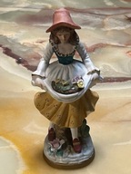 DZIEWCZYNA Z KWIATAMI FIGURKA BISKWIT MADE IN KOREA