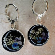 Kolczyki kółka posrebrzane 925 | kwiaty w żywicy handmade | czarne