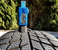 Bridgestone Blizzak LM 001 215/55R17 1x8,1mm 16r