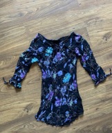 Malvin czarna bluzka rękaw 3/4 motyw kwiatowy